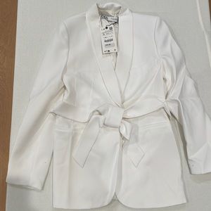 Zara women’s white blazer with belt detail.  Brand new.  Tags attached